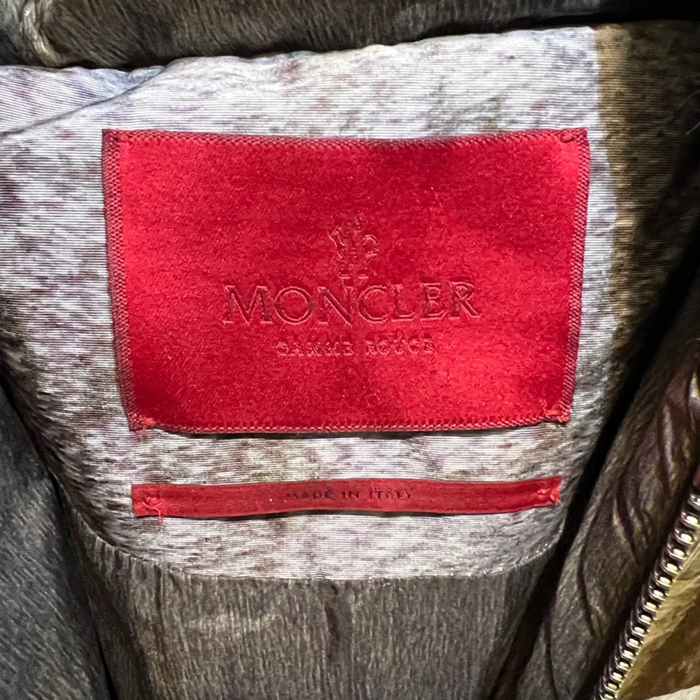 MONCLER GAMME ROUGE GIAMBATTISTA VALLI FUR HOODED CAPE 
One Size Fits Most - Picture 6 of 14